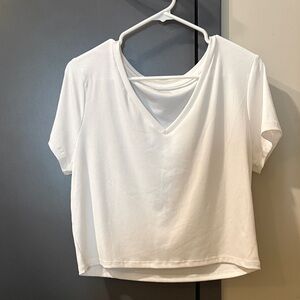 No Boundaries White V-Neck Short Sleeve Tee